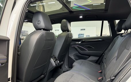 Volkswagen Tiguan, 2025 год, 4 990 000 рублей, 25 фотография