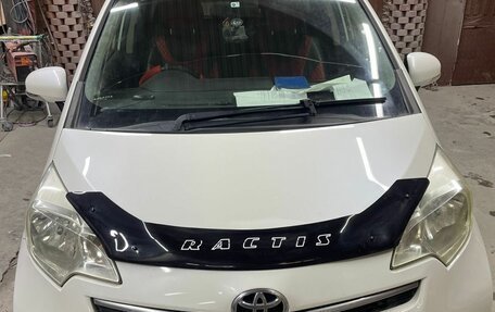 Toyota Ractis II, 2011 год, 1 200 000 рублей, 1 фотография