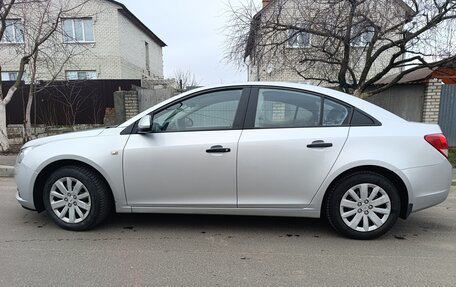 Chevrolet Cruze II, 2010 год, 800 000 рублей, 6 фотография