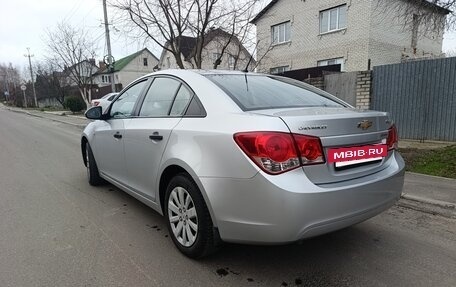 Chevrolet Cruze II, 2010 год, 800 000 рублей, 7 фотография