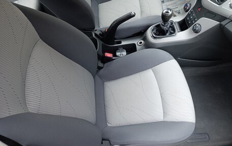 Chevrolet Cruze II, 2010 год, 800 000 рублей, 10 фотография