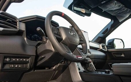 Toyota Tundra, 2024 год, 11 490 000 рублей, 10 фотография