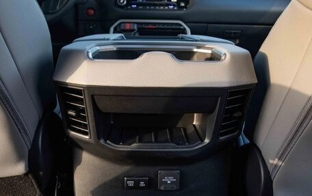 Toyota Tundra, 2024 год, 11 490 000 рублей, 15 фотография