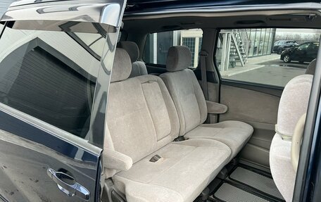 Toyota Estima III рестайлинг -2, 2003 год, 1 129 000 рублей, 17 фотография