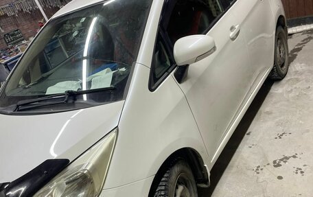 Toyota Ractis II, 2011 год, 1 200 000 рублей, 3 фотография