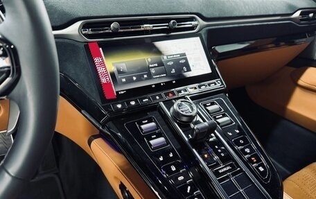 Aston Martin V8 Vantage IV, 2025 год, 27 246 588 рублей, 37 фотография