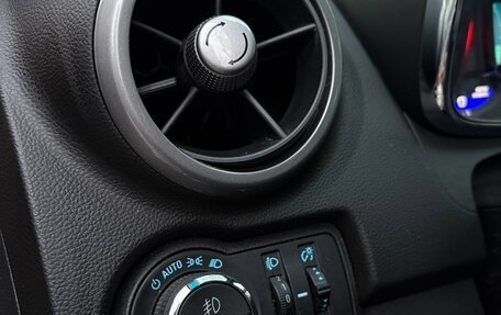 Chevrolet Tracker III, 2015 год, 1 050 000 рублей, 19 фотография