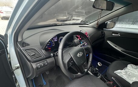 Hyundai Solaris II рестайлинг, 2011 год, 850 000 рублей, 6 фотография