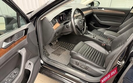 Volkswagen Passat B8 рестайлинг, 2018 год, 2 650 000 рублей, 16 фотография