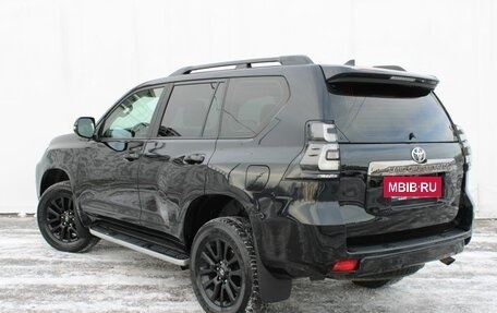 Toyota Land Cruiser Prado 150 рестайлинг 2, 2021 год, 5 950 000 рублей, 8 фотография