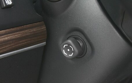 Toyota Land Cruiser Prado 150 рестайлинг 2, 2021 год, 5 950 000 рублей, 26 фотография