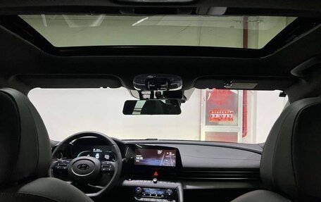 Hyundai Elantra, 2024 год, 1 900 000 рублей, 9 фотография