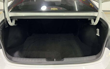 Hyundai Elantra, 2024 год, 1 900 000 рублей, 19 фотография