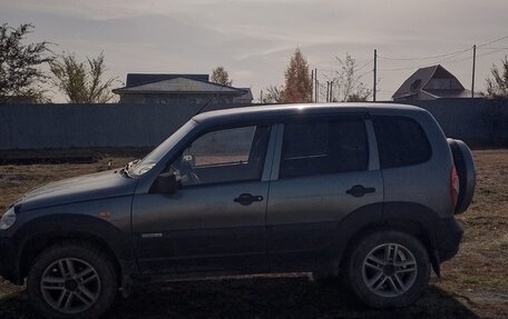 Chevrolet Niva I рестайлинг, 2011 год, 480 000 рублей, 2 фотография