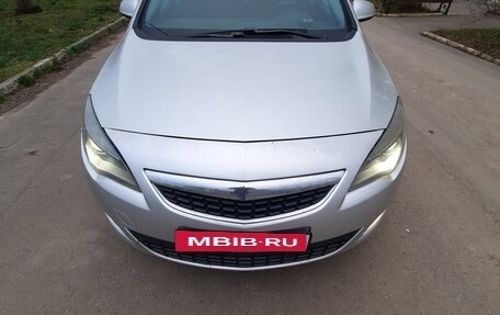 Opel Astra J, 2010 год, 680 000 рублей, 2 фотография