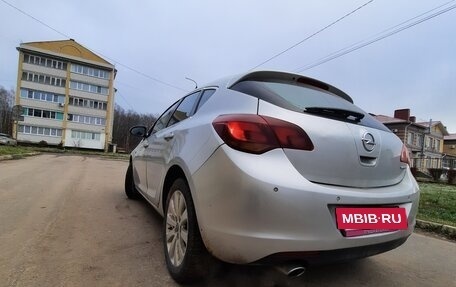 Opel Astra J, 2010 год, 680 000 рублей, 11 фотография