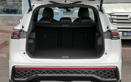 Volkswagen Tiguan, 2025 год, 5 190 000 рублей, 34 фотография