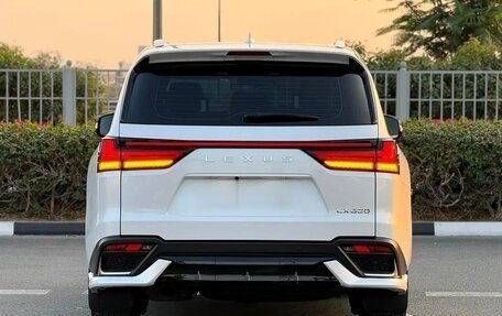 Lexus LX, 2024 год, 17 600 000 рублей, 18 фотография