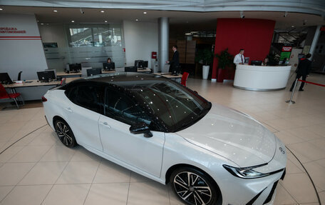 Toyota Camry, 2025 год, 4 890 000 рублей, 2 фотография