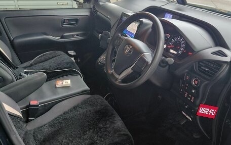 Toyota Voxy III, 2018 год, 2 400 000 рублей, 7 фотография