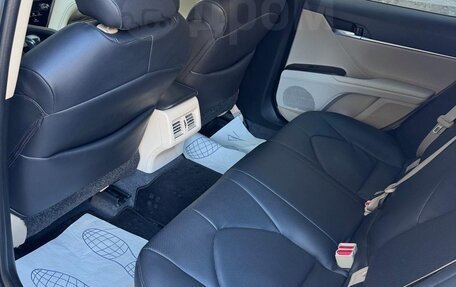 Toyota Camry, 2022 год, 2 400 000 рублей, 7 фотография