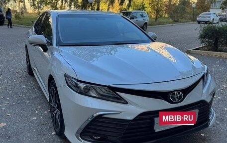 Toyota Camry, 2022 год, 2 400 000 рублей, 10 фотография