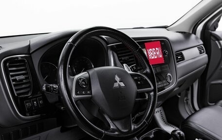 Mitsubishi Outlander III рестайлинг 3, 2014 год, 1 345 000 рублей, 9 фотография