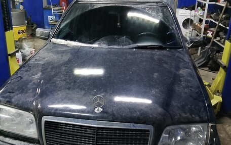 Mercedes-Benz C-Класс, 1994 год, 230 000 рублей, 2 фотография