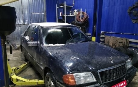 Mercedes-Benz C-Класс, 1994 год, 230 000 рублей, 5 фотография