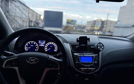 Hyundai Solaris II рестайлинг, 2011 год, 760 000 рублей, 8 фотография