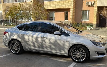 Opel Astra J, 2013 год, 680 000 рублей, 2 фотография