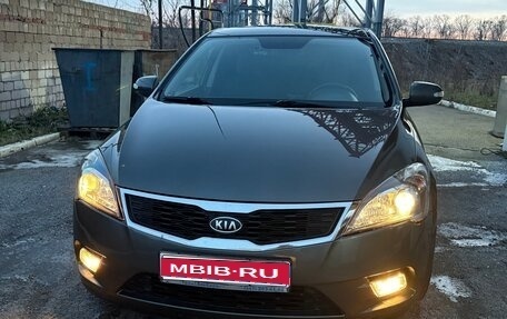 KIA cee'd I рестайлинг, 2011 год, 860 000 рублей, 1 фотография