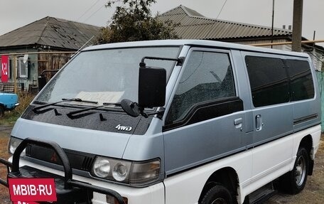 Mitsubishi Delica III, 1988 год, 850 000 рублей, 4 фотография