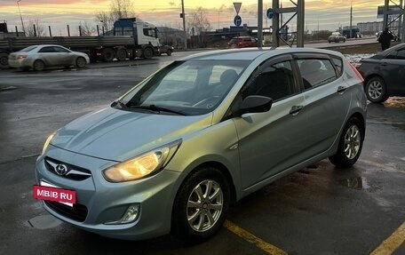 Hyundai Solaris II рестайлинг, 2012 год, 575 000 рублей, 2 фотография