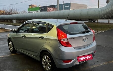 Hyundai Solaris II рестайлинг, 2012 год, 575 000 рублей, 3 фотография