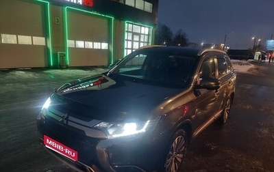 Mitsubishi Outlander III рестайлинг 3, 2020 год, 2 150 000 рублей, 1 фотография