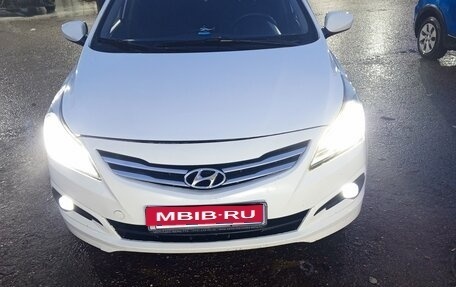 Hyundai Solaris II рестайлинг, 2015 год, 680 000 рублей, 1 фотография