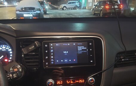 Mitsubishi Outlander III рестайлинг 3, 2020 год, 2 150 000 рублей, 11 фотография