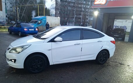 Hyundai Solaris II рестайлинг, 2015 год, 680 000 рублей, 2 фотография