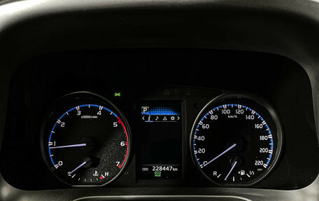 Toyota RAV4, 2018 год, 2 297 000 рублей, 11 фотография