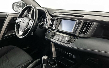 Toyota RAV4, 2018 год, 2 297 000 рублей, 9 фотография