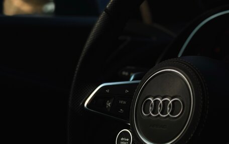 Audi R8, 2016 год, 16 000 000 рублей, 11 фотография