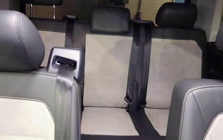 Volkswagen Multivan T6 рестайлинг, 2022 год, 8 499 000 рублей, 5 фотография