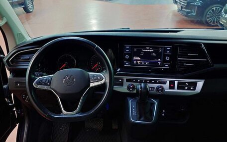 Volkswagen Multivan T6 рестайлинг, 2022 год, 8 499 000 рублей, 6 фотография