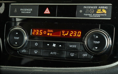 Mitsubishi Outlander III рестайлинг 3, 2019 год, 2 330 000 рублей, 15 фотография