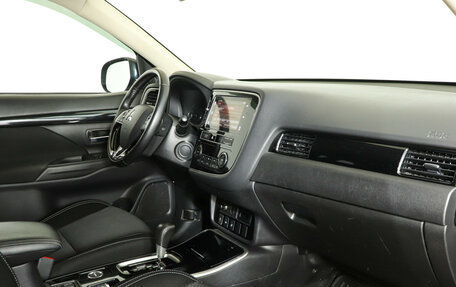 Mitsubishi Outlander III рестайлинг 3, 2019 год, 2 330 000 рублей, 9 фотография