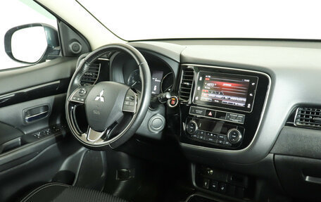 Mitsubishi Outlander III рестайлинг 3, 2019 год, 2 330 000 рублей, 12 фотография