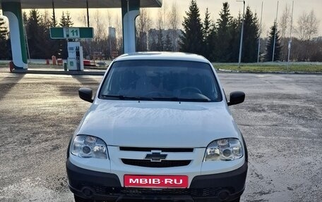 Chevrolet Niva I рестайлинг, 2015 год, 425 000 рублей, 1 фотография