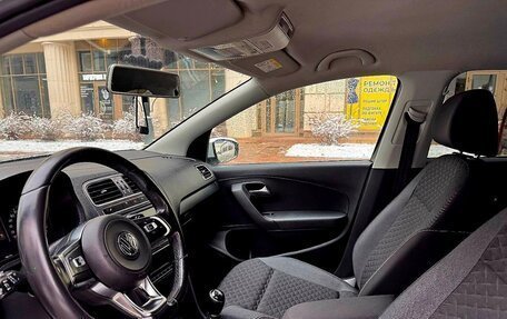 Volkswagen Polo VI (EU Market), 2018 год, 1 050 000 рублей, 2 фотография