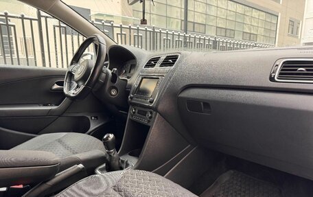 Volkswagen Polo VI (EU Market), 2018 год, 1 050 000 рублей, 14 фотография